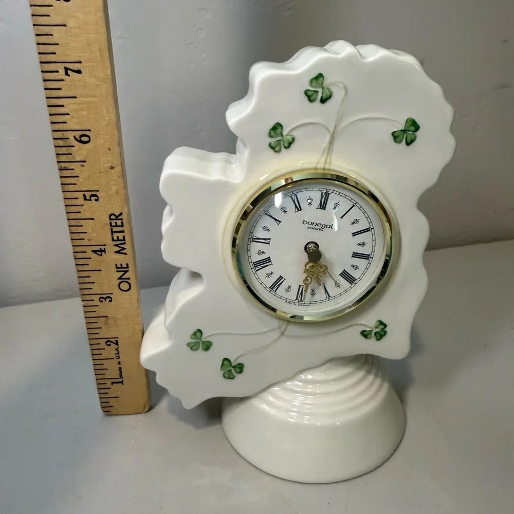 Vintage Donegal Parian China Ireland Desk Clock‎ Shamrocks Germany Emerald Isle